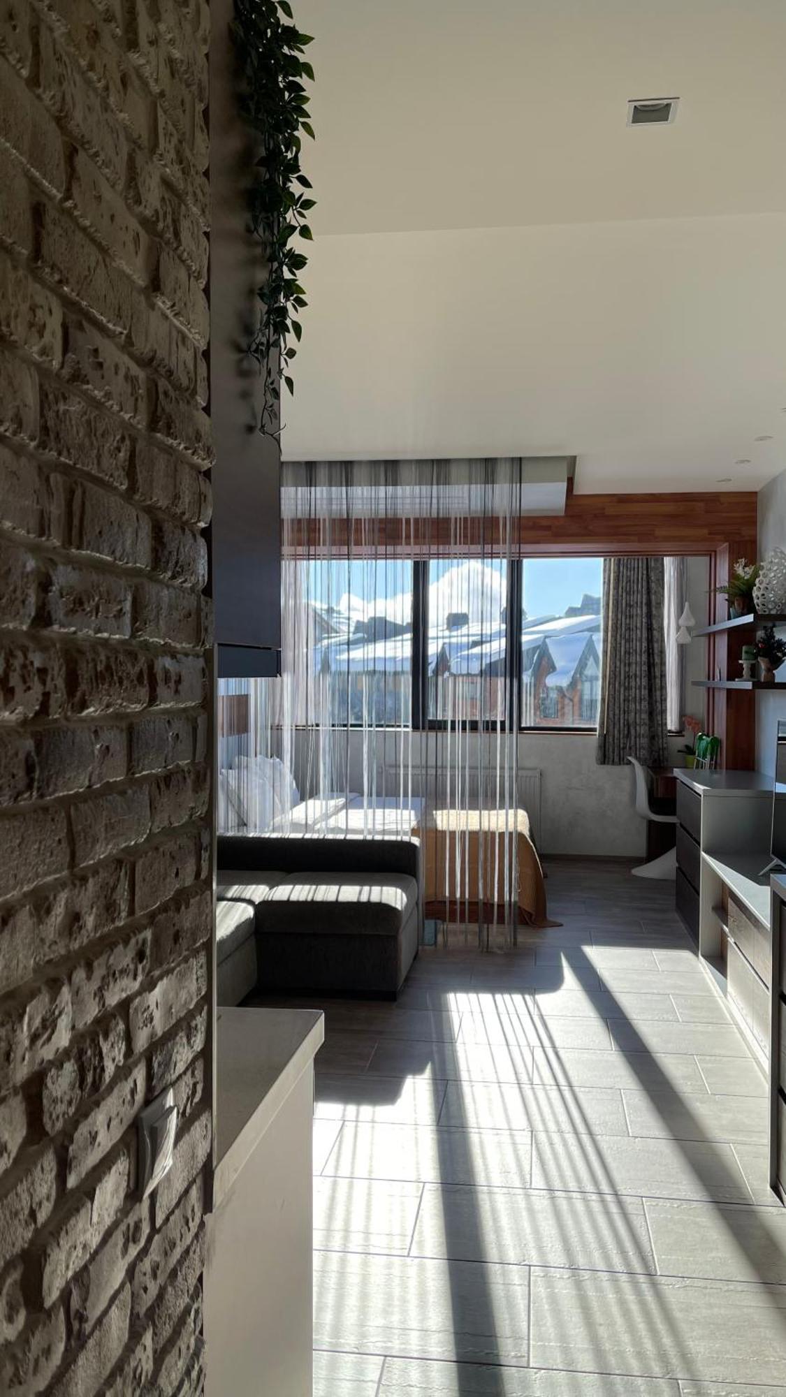 Happy Holidays Apartments In New グダウリ 部屋 写真