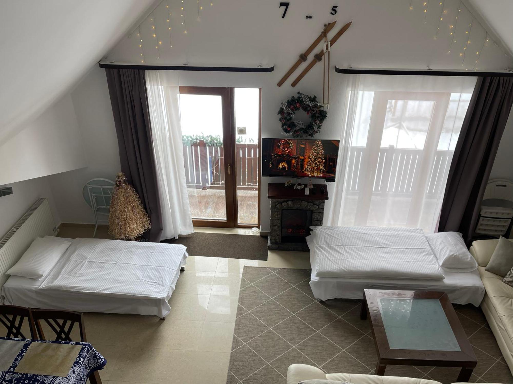 Happy Holidays Apartments In New グダウリ 部屋 写真