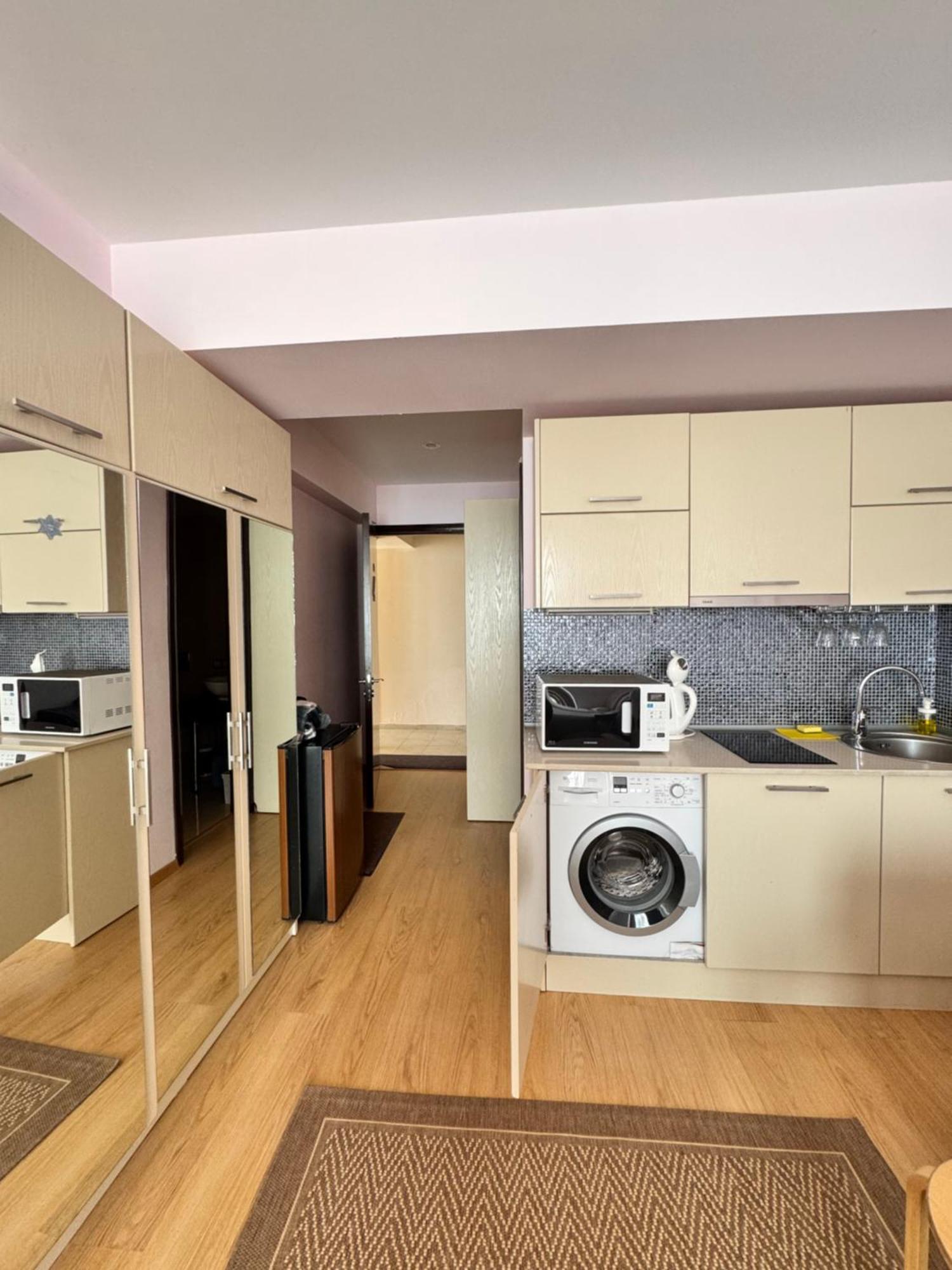 Happy Holidays Apartments In New グダウリ エクステリア 写真